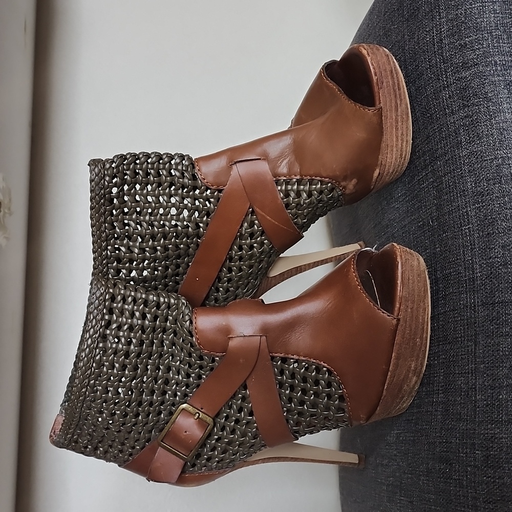 Steven By Steve Madden